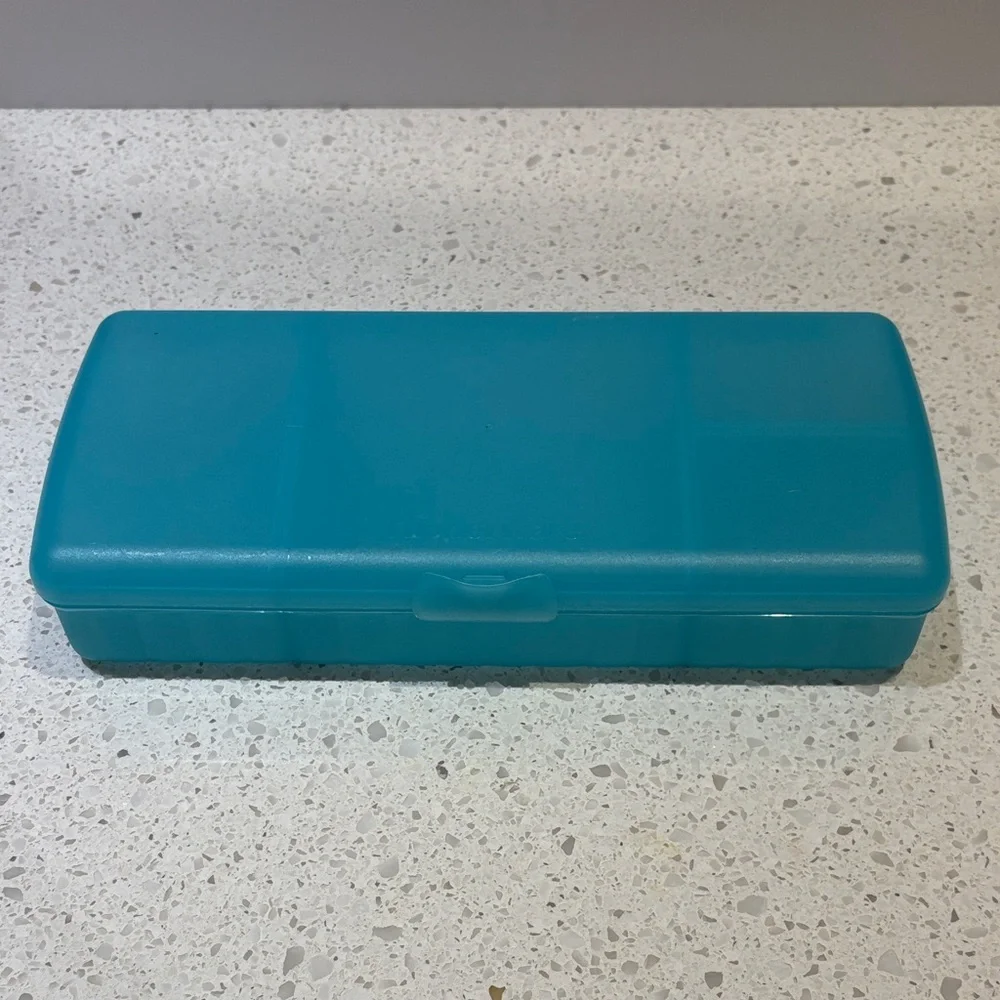 Tupperware Lunch N Things Divided Container - Picture 1 of 6